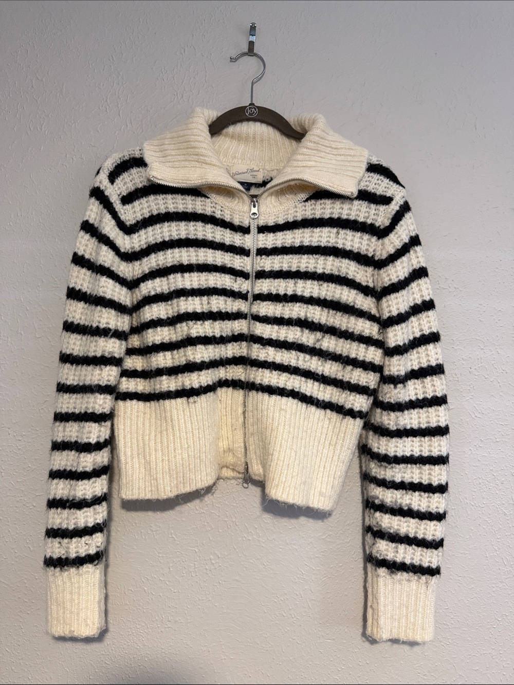 🩵 Last call- Universal Thread Striped Zip-Up sweater- donating 9/28 🩵